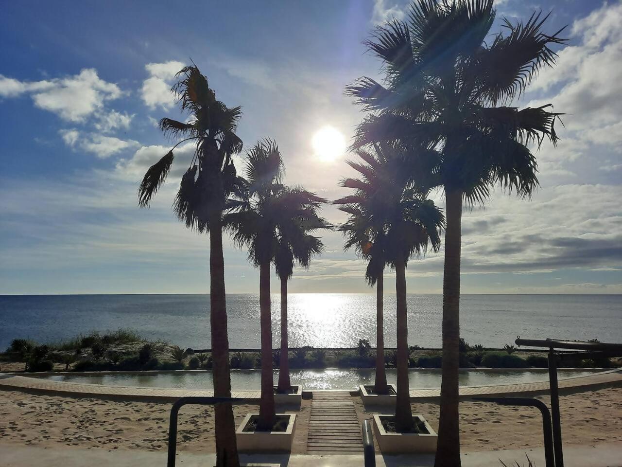דירות מנילבה Atico Familiar Vistas Al Mar מראה חיצוני תמונה